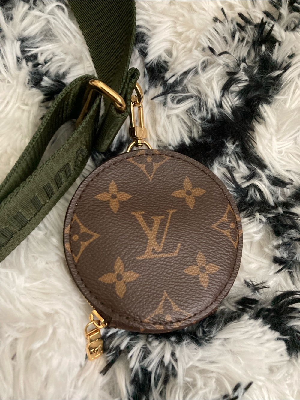 Louis Vuitton Brown Monogram Multi-Pochette with Olive Strap and Gold Hardware - Picture 8 of 15